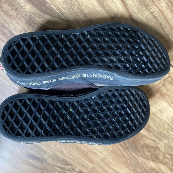 Kids size 2 Disney Vans - Picture 3 of 4